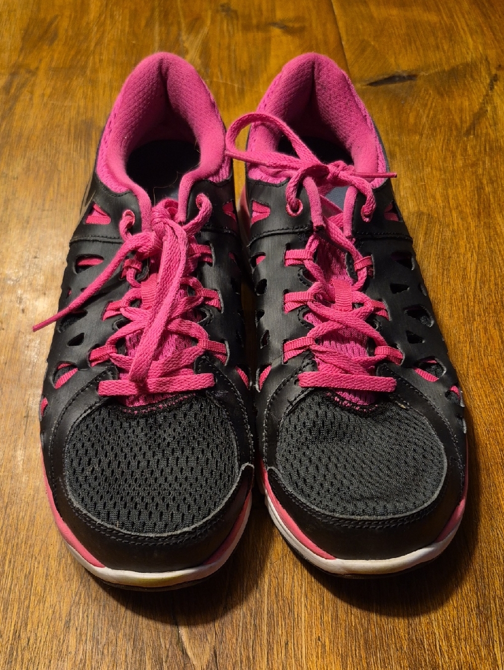 Nike Women’s Black and Hot Pink Athletic Lace-Up Sneakers